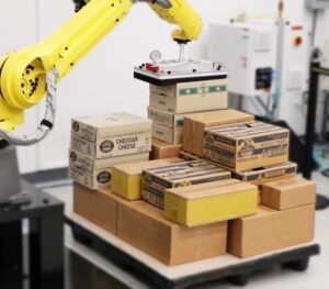 VPick™ and VPack™ palletizing and depalletizing solutions use AI vision systems to enhance warehouse efficiency and reliability.